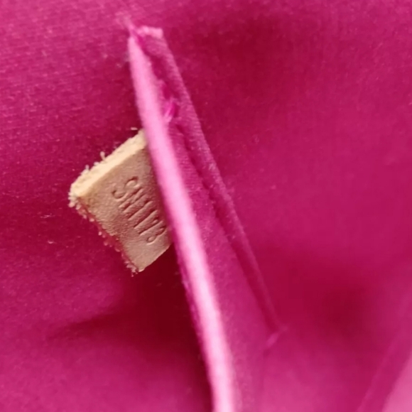 Louis Vuitton Hand Bag - Alma GM - Red Vernis - Picture 17 of 17